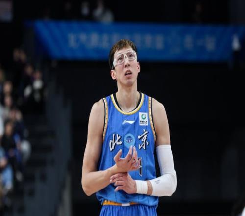 米蘭,萬歐元欲收,購埃默森,皇冠体育app下载,皇冠体育官网,澳门皇冠体育,bet皇冠体育在线